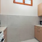 Ravnic Guest house 3*